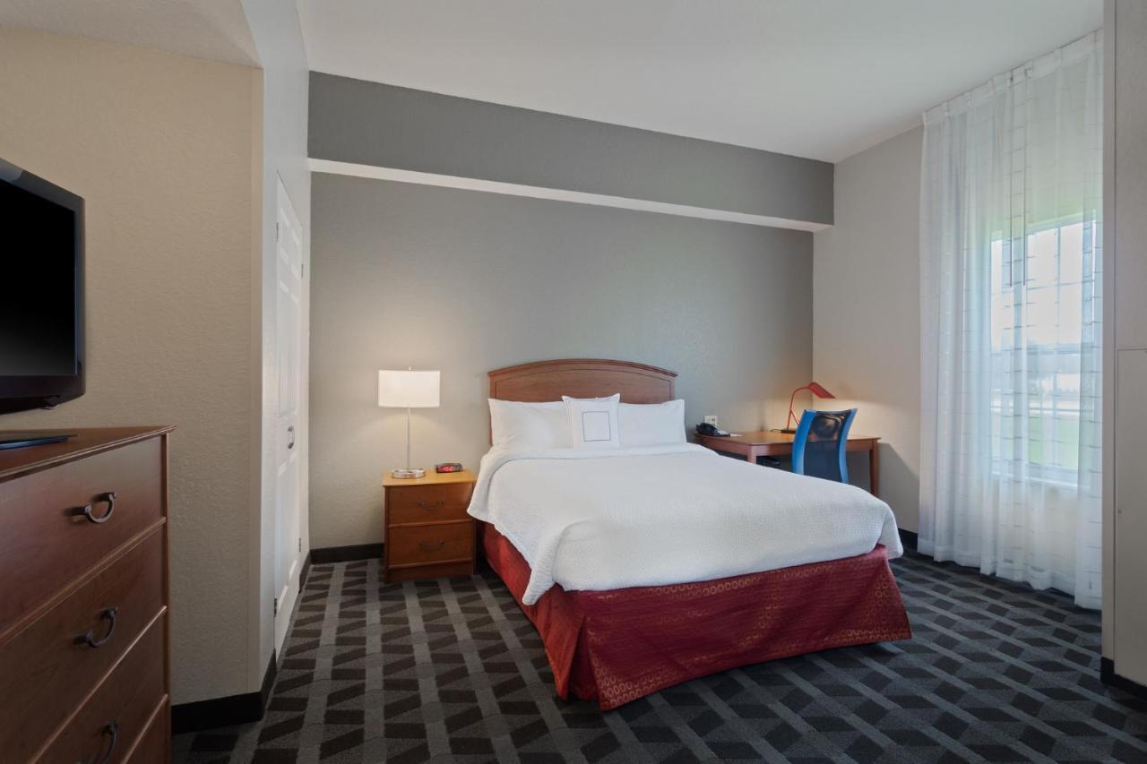 Towneplace Suites By Marriott St. Petersburg Clearwater Exterior foto
