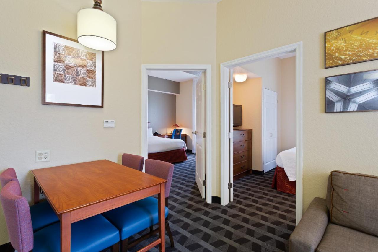 Towneplace Suites By Marriott St. Petersburg Clearwater Exterior foto