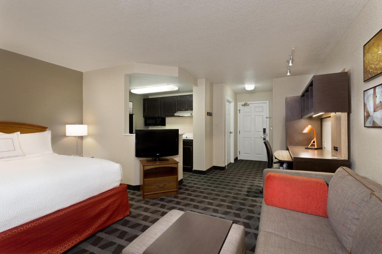 Towneplace Suites By Marriott St. Petersburg Clearwater Exterior foto