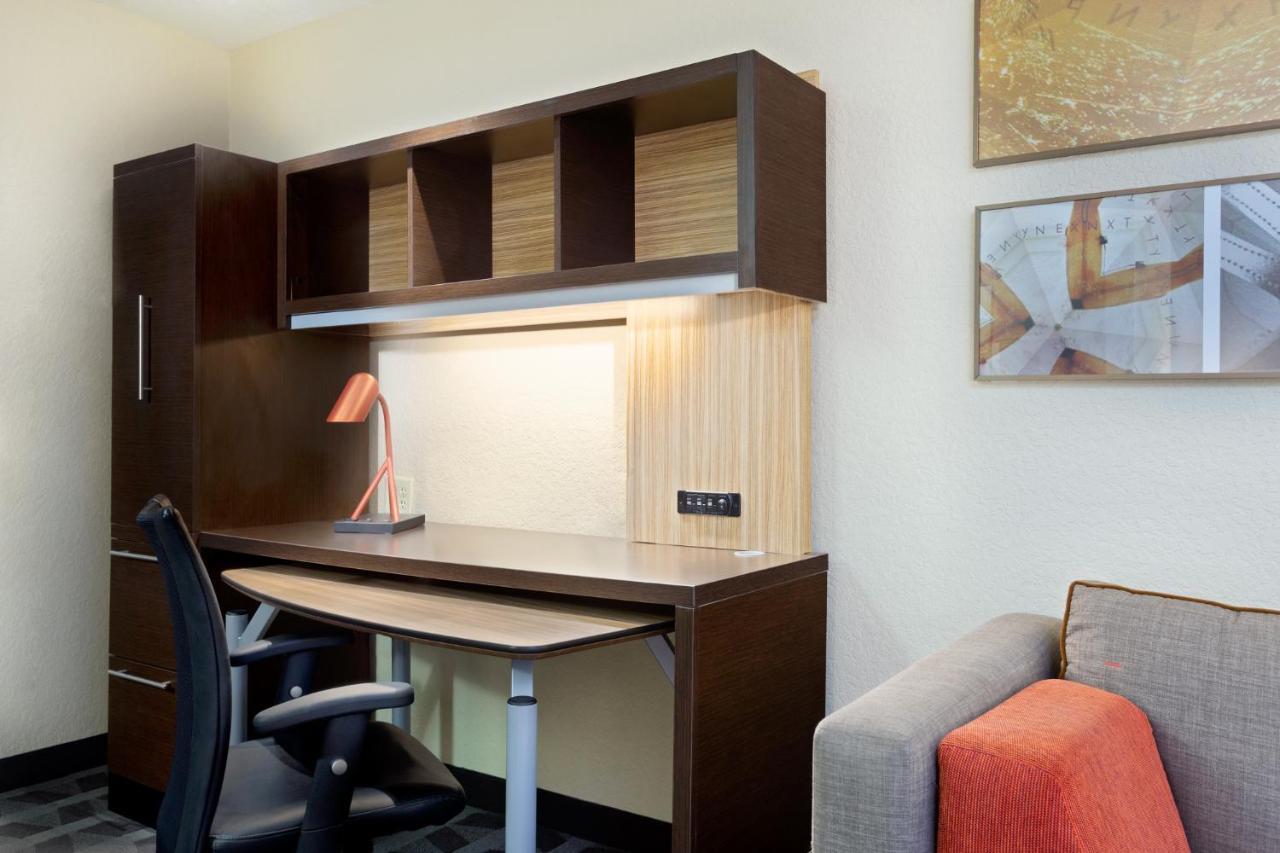 Towneplace Suites By Marriott St. Petersburg Clearwater Exterior foto
