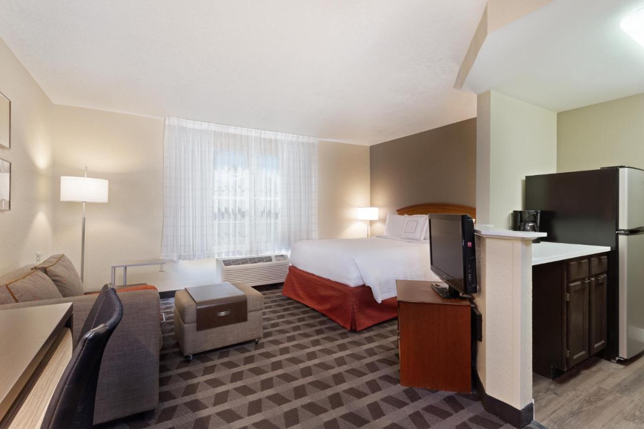 Towneplace Suites By Marriott St. Petersburg Clearwater Exterior foto