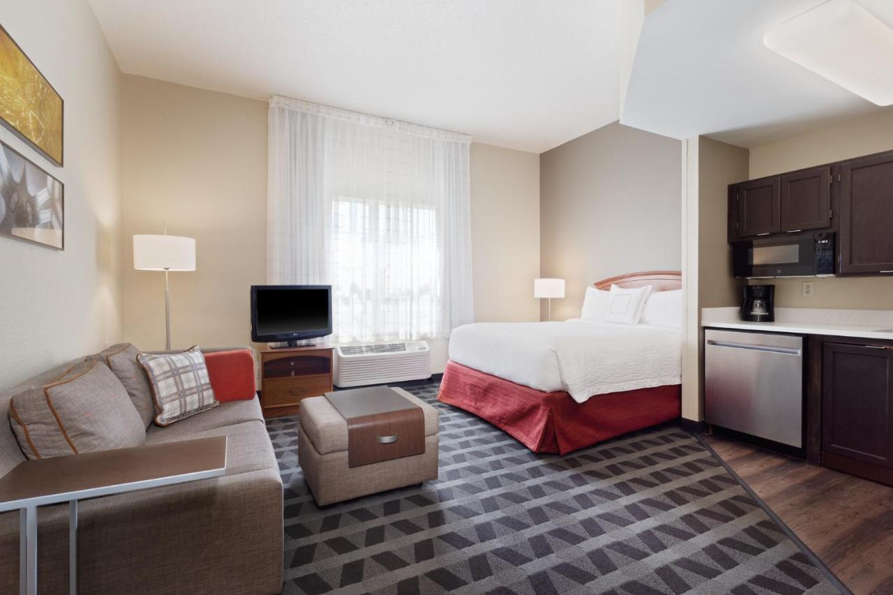 Towneplace Suites By Marriott St. Petersburg Clearwater Exterior foto